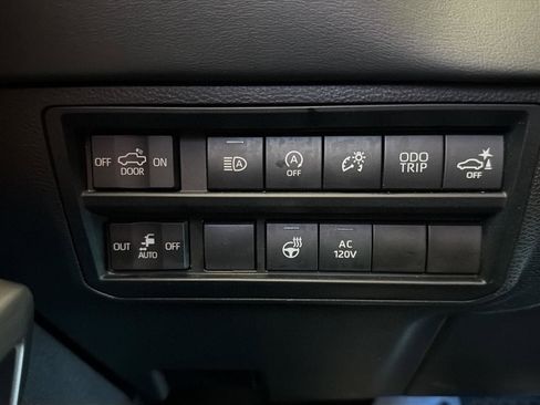 Used 2022 Toyota Tundra Platinum w/ Advanced Package AWD/4WD image 23