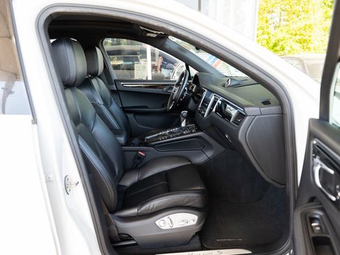 Used 2018 Porsche Macan S image 20