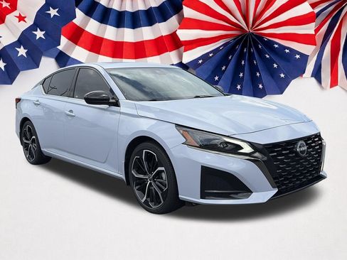 Certified 2024 Nissan Altima 2.5 SR w/ SR Premium Package FWD image 7
