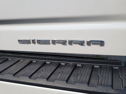Used 2022 GMC Sierra 3500 Denali w/ Denali Ultimate Package AWD/4WD image 32
