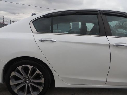 Used 2015 Honda Accord Sport image 21
