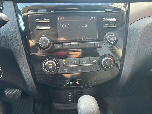 Used 2016 Nissan Rogue S image 24