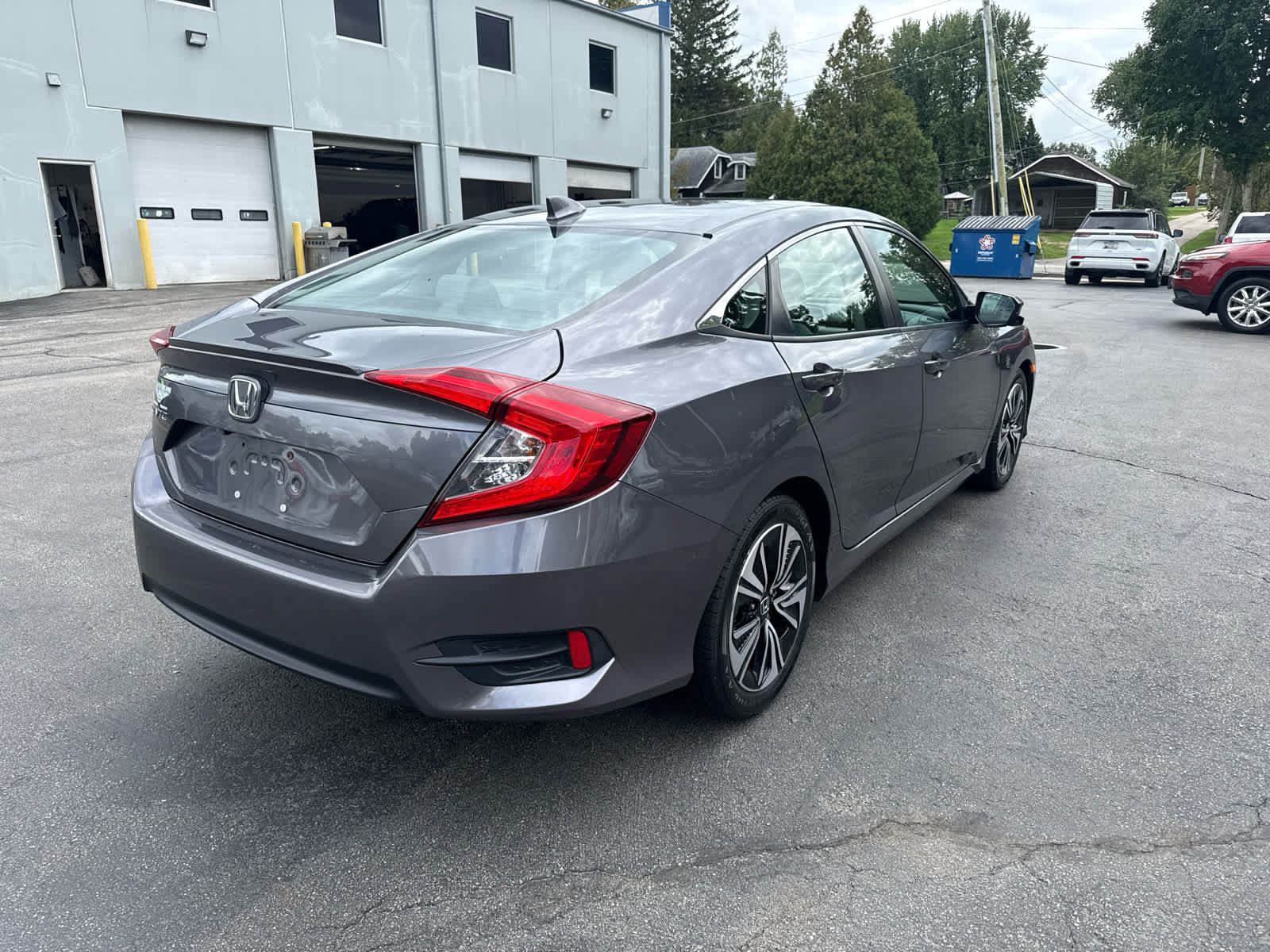 Used 2018 Honda Civic EX-T image 3