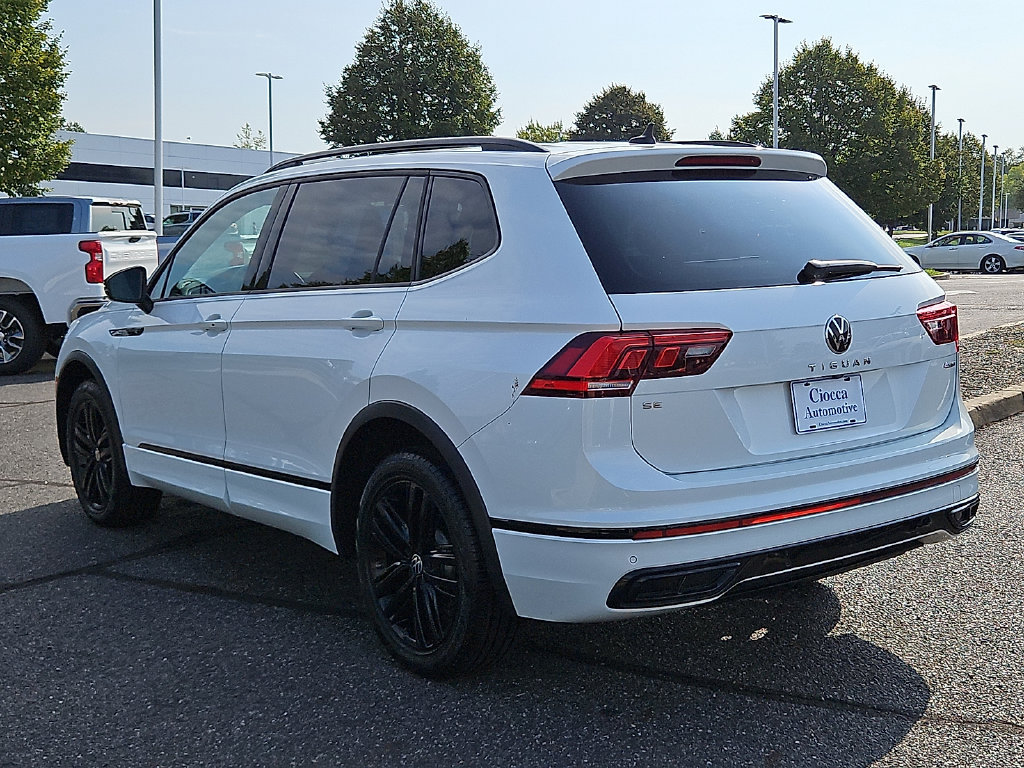Used 2022 Volkswagen Tiguan SE R-Line AWD/4WD image 7