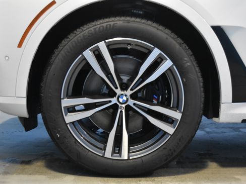 New 2026 BMW X7 xDrive40i w/ Executive Package image 23