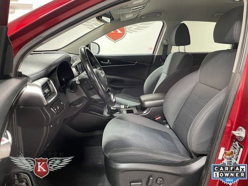 Used 2019 Kia Sorento S image 12