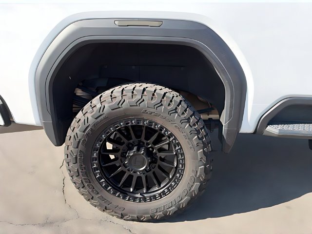 Used 2024 GMC Sierra 3500 AT4 w/ Technology Package AWD/4WD image 18