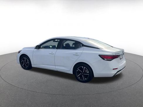 Used 2025 Nissan Sentra SV image 10