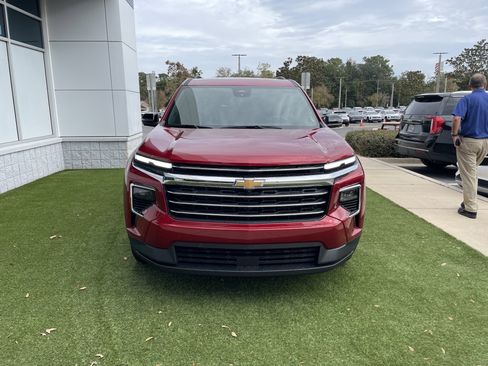 New 2025 Chevrolet Traverse LT w/ Enhanced Driving Package image 3