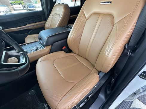 Used 2024 Ford Expedition Platinum AWD/4WD image 57