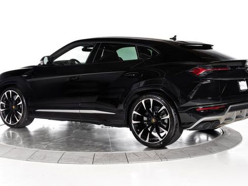Used 2022 Lamborghini Urus AWD/4WD image 3
