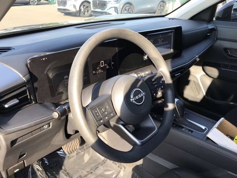 Used 2025 Nissan Kicks S FWD image 20