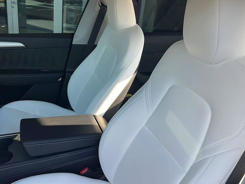 Used 2024 Tesla Model Y Long Range image 25