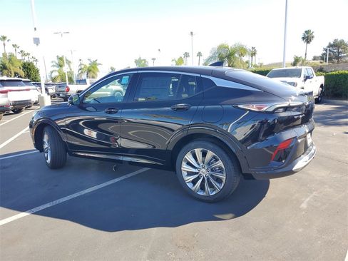 New 2026 Buick Envista Avenir image 3