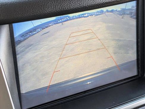 Used 2018 Chevrolet Suburban LT image 13