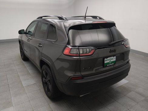 Used 2019 Jeep Cherokee Latitude Plus AWD/4WD image 5