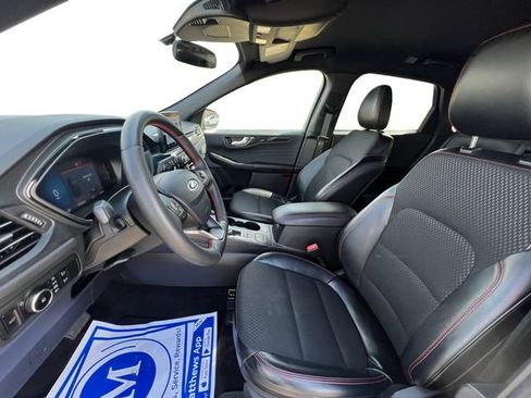 Used 2025 Ford Escape ST-Line Select AWD/4WD image 10