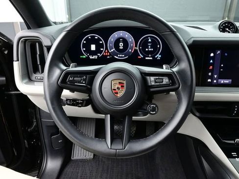 Certified 2024 Porsche Cayenne Coupe AWD/4WD image 8