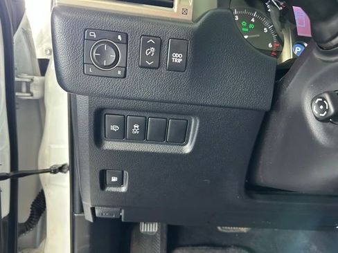 Used 2018 Lexus GX 460 Premium w/ Premium Package AWD/4WD image 19