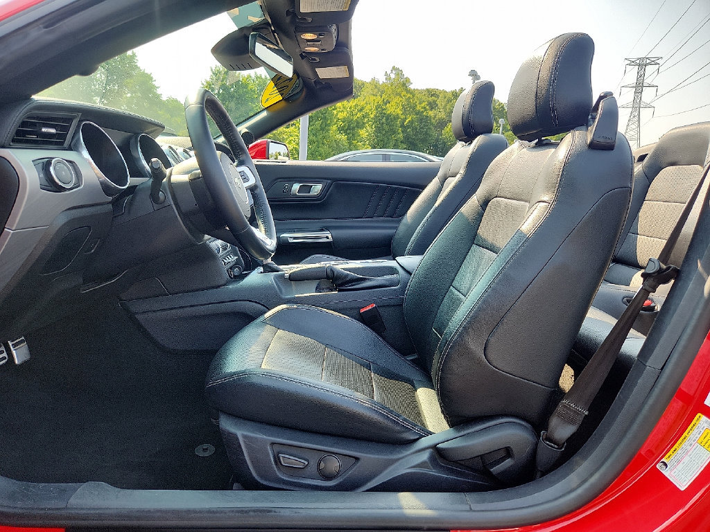 Used 2022 Ford Mustang Premium RWD image 18