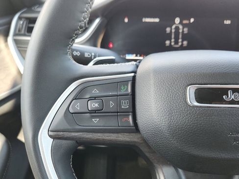 Used 2024 Jeep Grand Cherokee L Limited w/ Luxury Tech Group II image 23