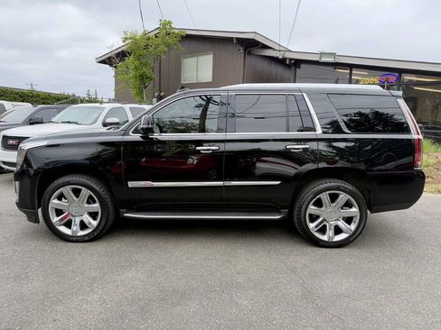 Used 2016 Cadillac Escalade Luxury AWD/4WD image 3