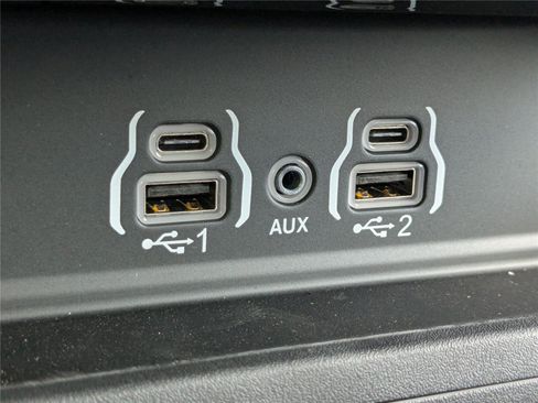 New 2026 RAM 2500 Laramie AWD/4WD image 24