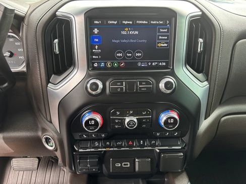 Used 2021 GMC Sierra 1500 SLT w/ SLT Convenience Package AWD/4WD image 18