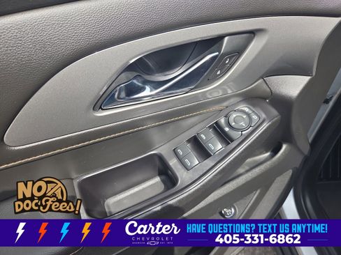 Used 2020 Chevrolet Traverse LT w/ Driver Confidence II Package FWD image 12