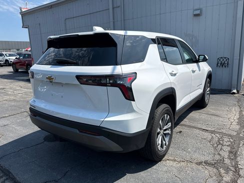 Used 2026 Chevrolet Equinox LT FWD image 5