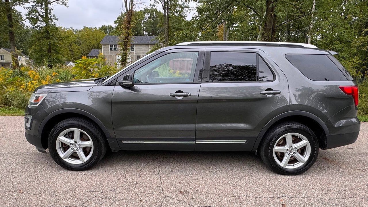 Used 2016 Ford Explorer XLT w/ Equipment Group 202A AWD/4WD image 3