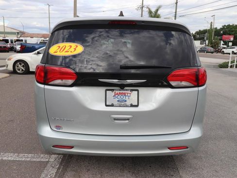 Used 2023 Chrysler Voyager LX FWD image 10