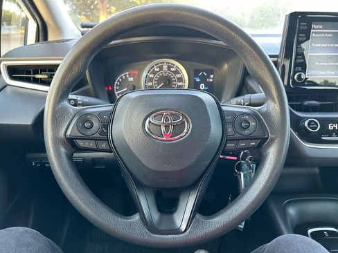 Used 2022 Toyota Corolla LE FWD image 14