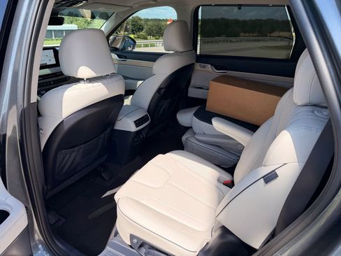 Used 2024 Hyundai Palisade Limited AWD/4WD image 31