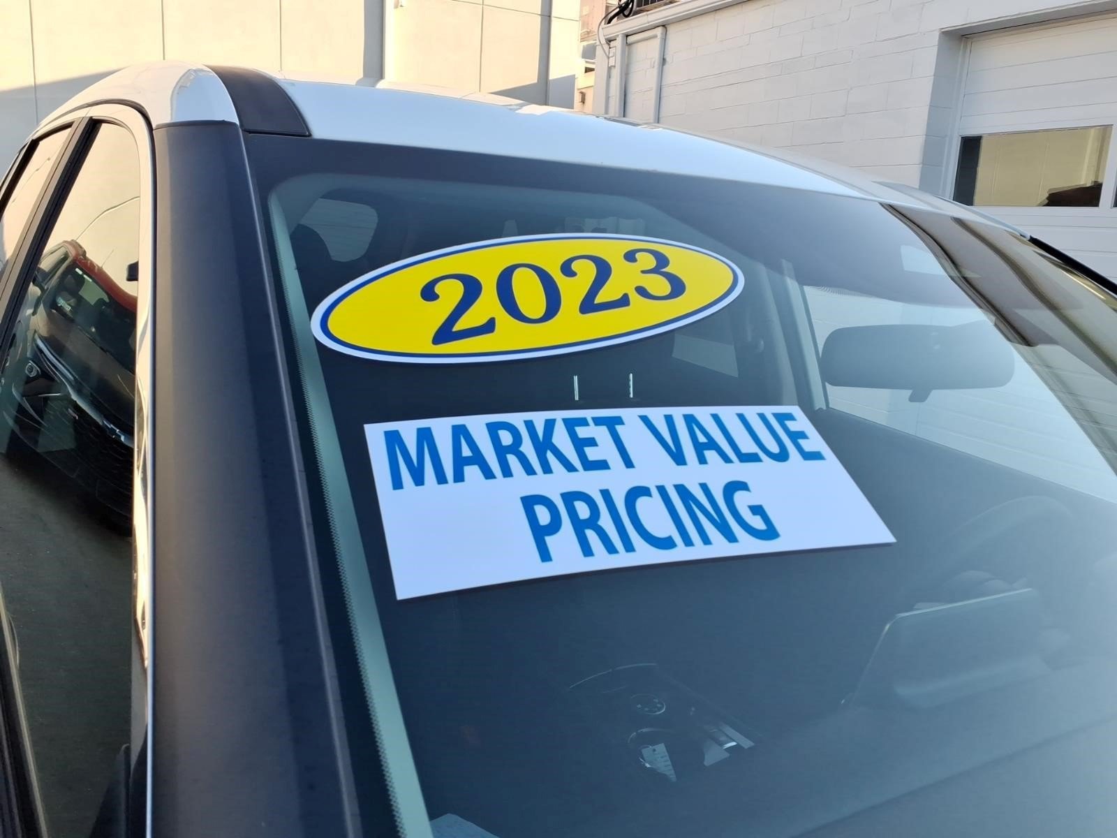 Used 2023 Nissan Rogue S AWD/4WD image 9