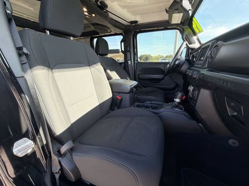 Used 2019 Jeep Wrangler Unlimited Sport S AWD/4WD image 13