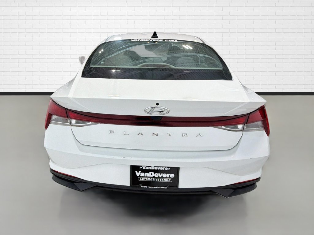 Used 2021 Hyundai Elantra SE FWD image 8