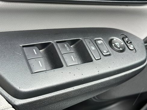 Used 2020 Honda CR-V LX image 12