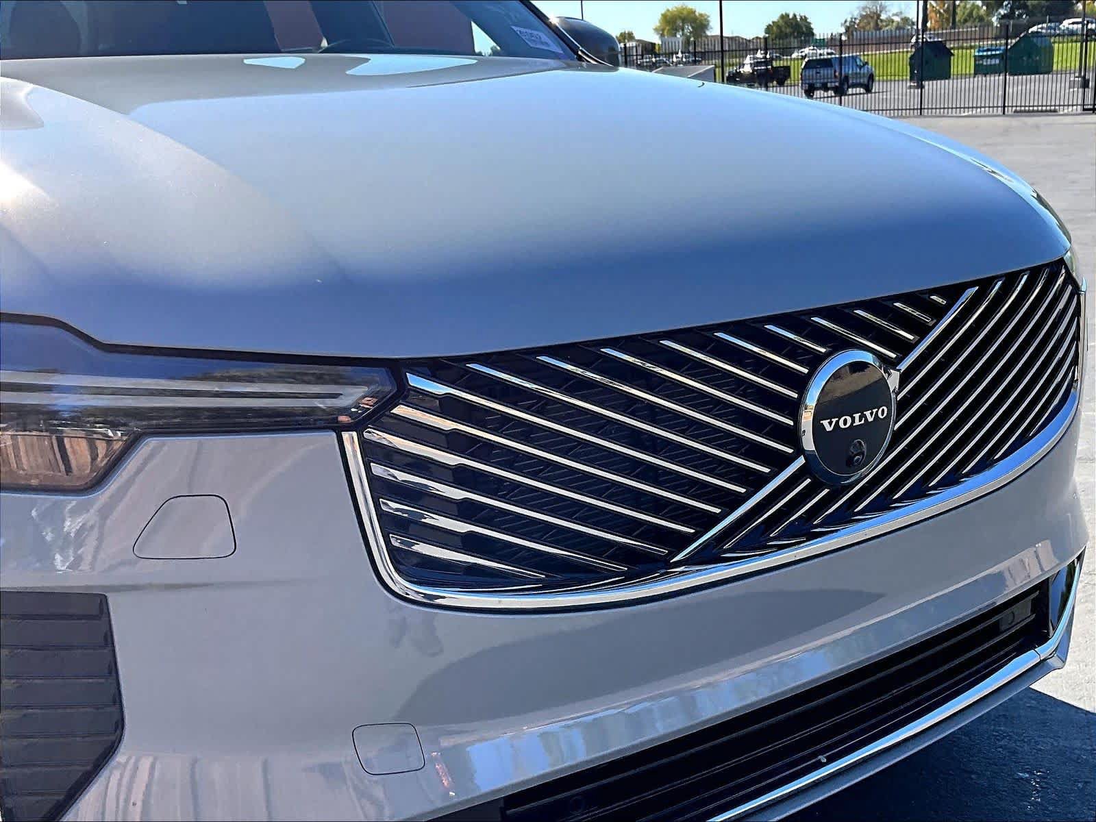 Used 2026 Volvo XC90 B5 Plus w/ Protection Package AWD/4WD image 35