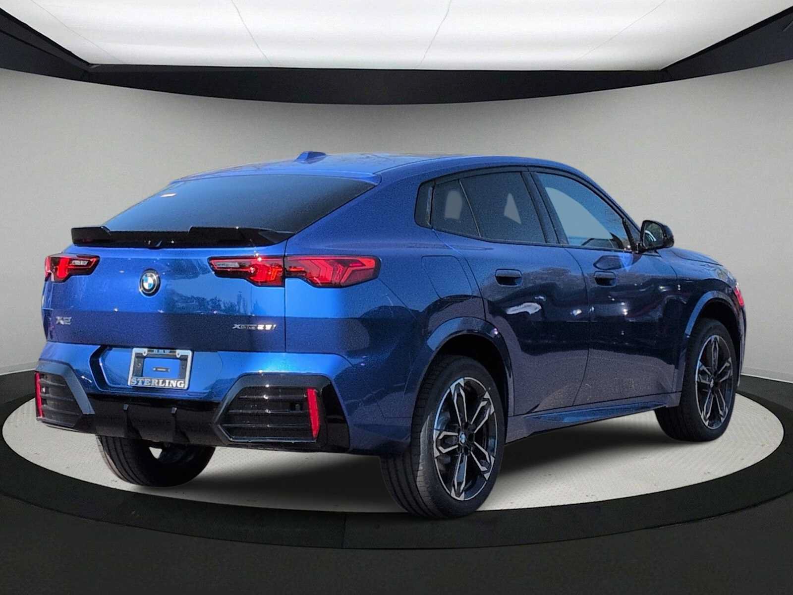Used 2026 BMW X2 xDrive28i w/ Technology Package AWD/4WD image 8