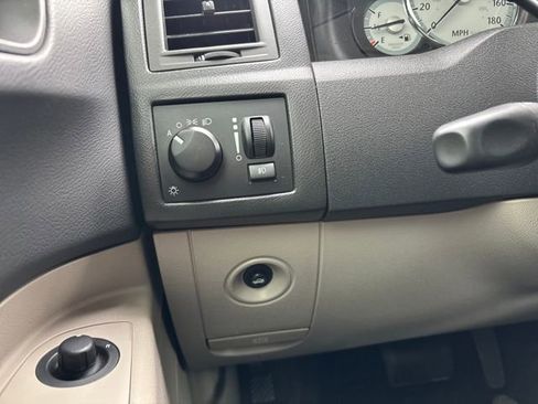 Used 2006 Chrysler 300 SRT8 w/ SRT Option Group I image 17