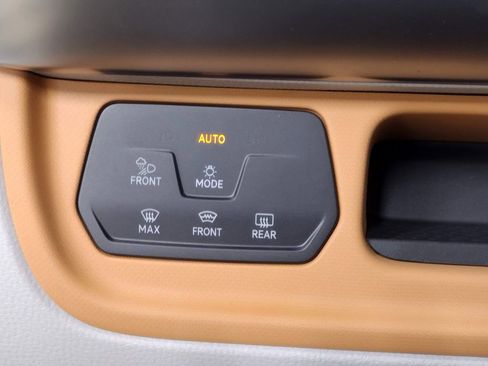 New 2025 Volkswagen ID. Buzz Pro S Plus image 28