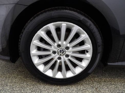 Used 2016 Volkswagen Passat 1.8T SE w/ Lighting Package (P06) FWD image 19