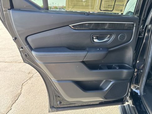 Certified 2025 Honda Pilot Elite image 36