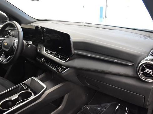 Used 2025 Chevrolet Equinox LT AWD/4WD image 18