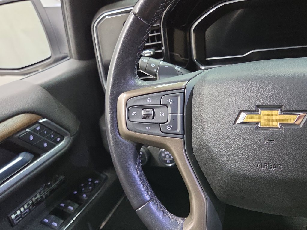 Used 2022 Chevrolet Silverado 1500 High Country w/ Technology Package AWD/4WD image 18