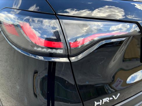 Used 2025 Honda HR-V LX image 28