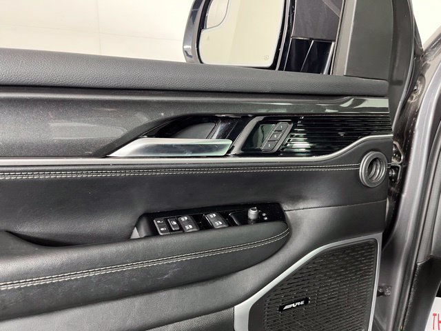 Used 2022 Jeep Wagoneer Series I AWD/4WD image 15