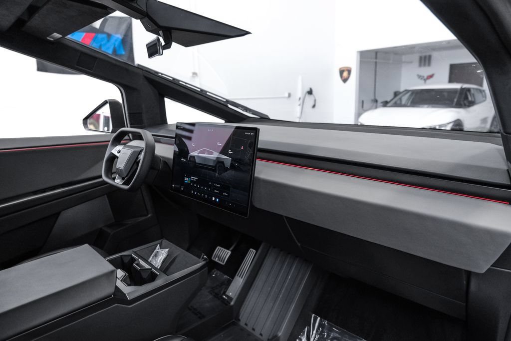 Used 2024 Tesla Cybertruck AWD Crew Cab image 13