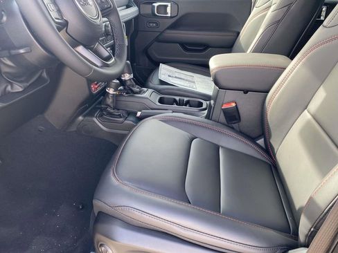 New 2026 Jeep Wrangler Unlimited Rubicon image 13